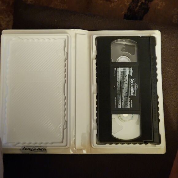 Walt Disney Masterpiece "Pocahontas" VHS home video tape, Collectible - Picture 3 of 3